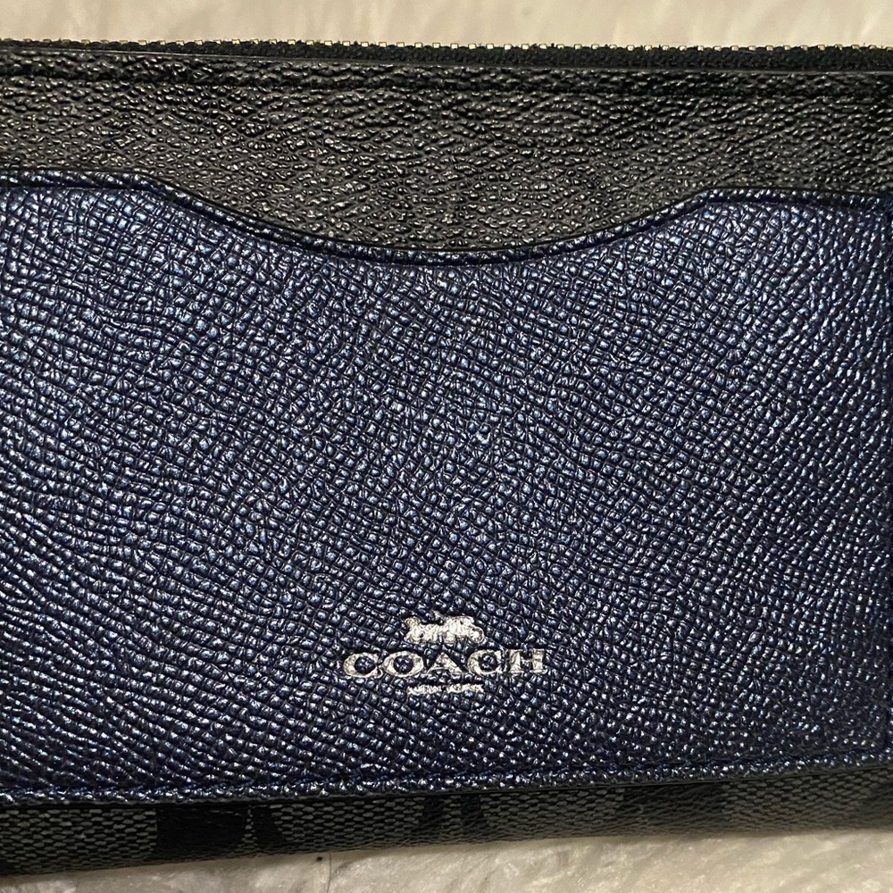 NWT Metallic Blue and Black Coach Wristlet - Picture 6 of 7